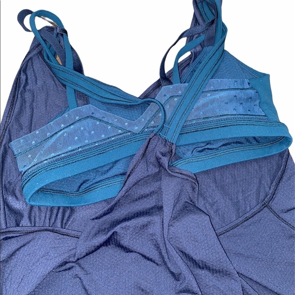 Lululemon size 6 flowy athletic tank - Picture 2 of 7